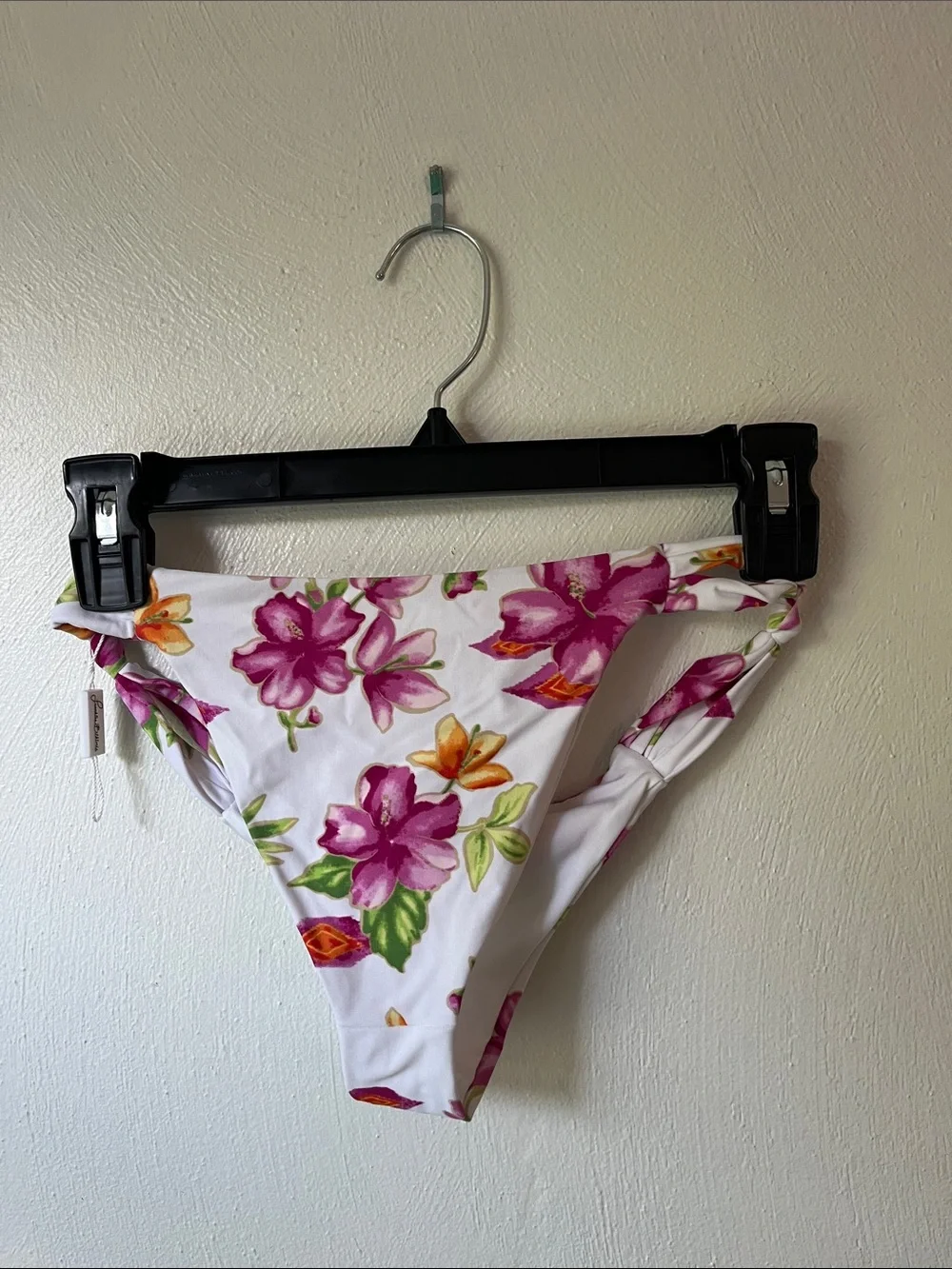 Frankies Bikinis never worn